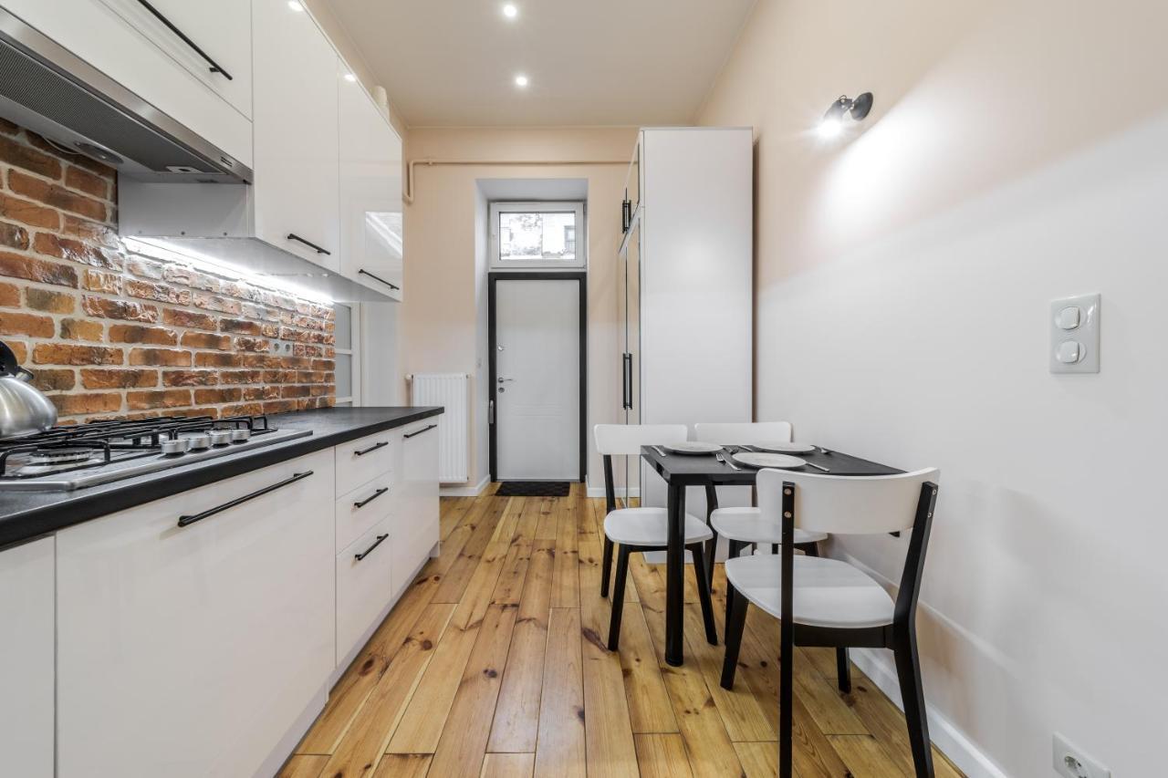 Inshiapartments On Teodora Square إلفيف المظهر الخارجي الصورة
